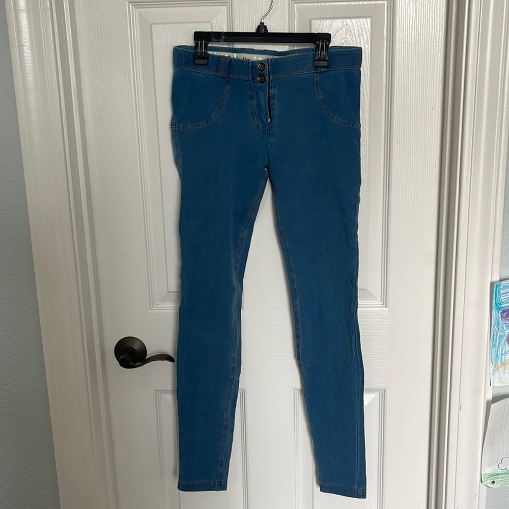 Booty Enhancing Jeggings
